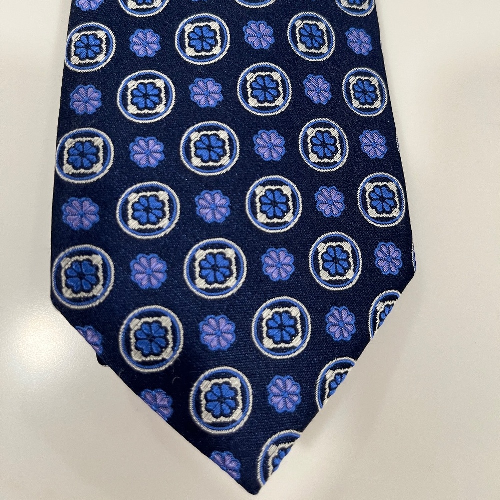 Hugo Boss 100% Silk Tie Dark  Navy Blue Geometric Pattern Made in Italy